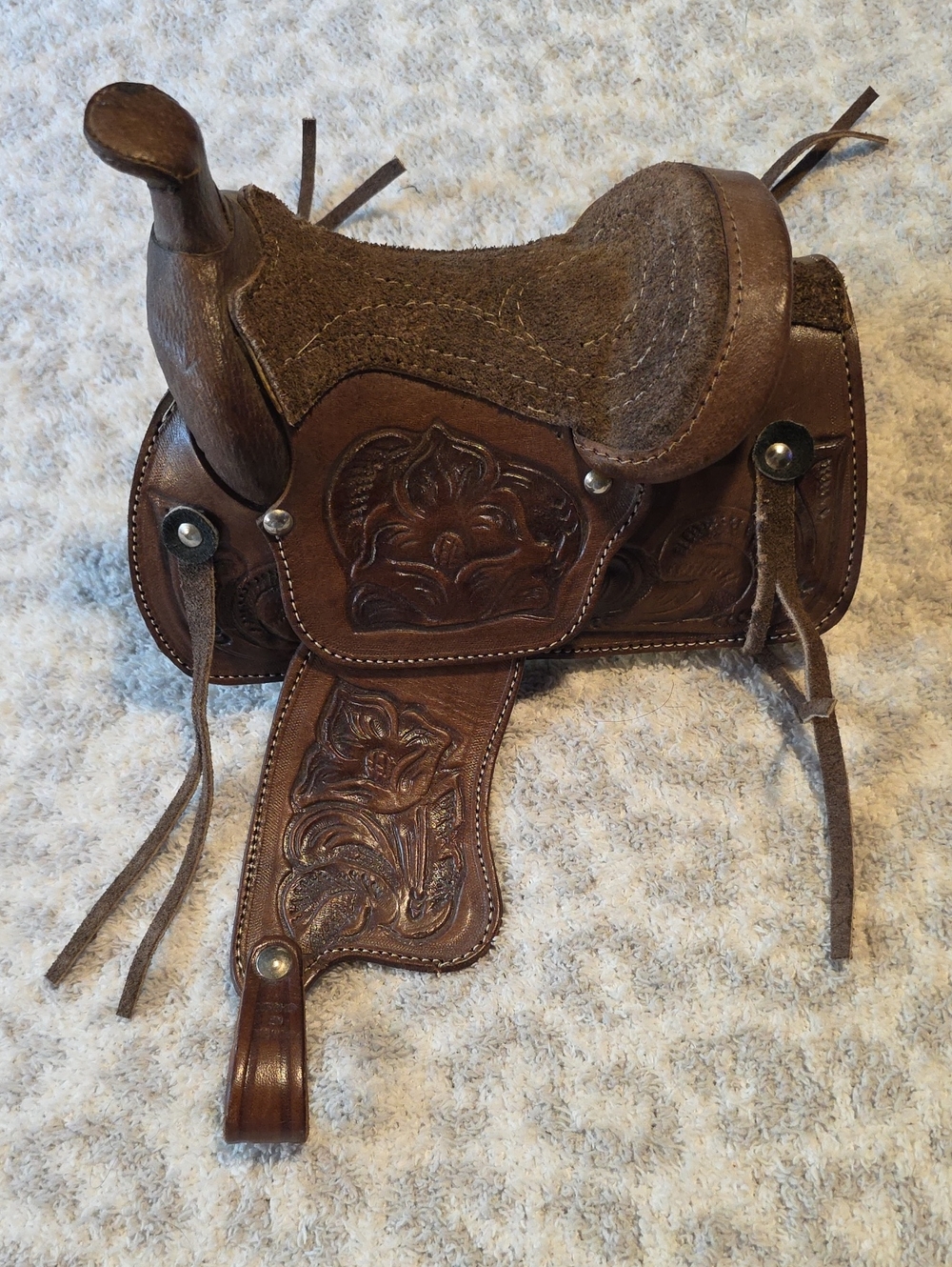 Vintage Hand-Tooled Leather Miniature Western Saddle Decor – 8"